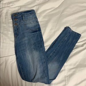 Light washed high waisted jeans